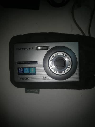 Olympus FE-20 Digital Camera, Good Condition