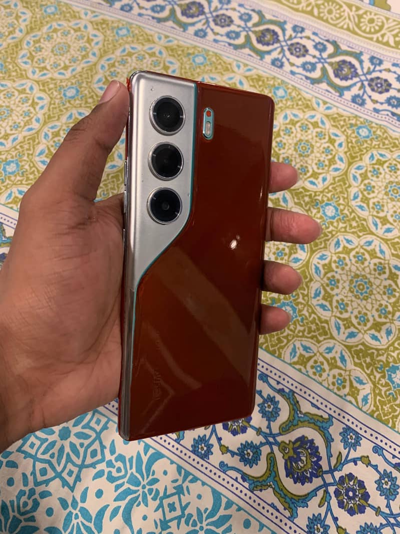 camon 40 pro 2