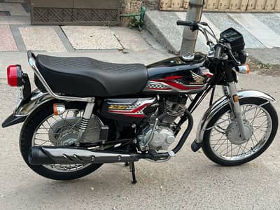 Honda 125 lush condition urgent sell 1 owner