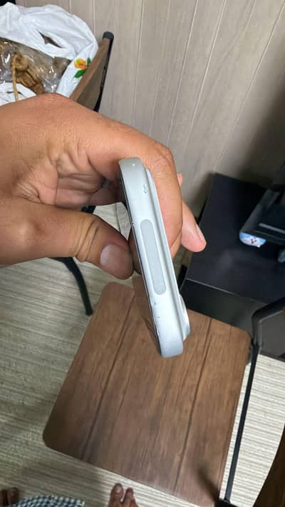 17 pro max factory unlock LLa