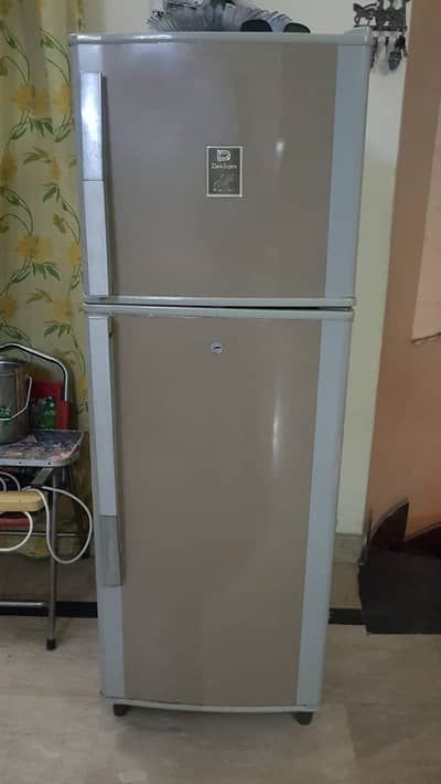 DAWLANCE FRIDGE (SMALL SIZE)