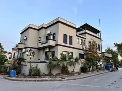 24 Marla Corner Triple Storey House