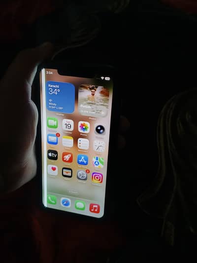 I phone 11 pro max factory unlock 64gb
