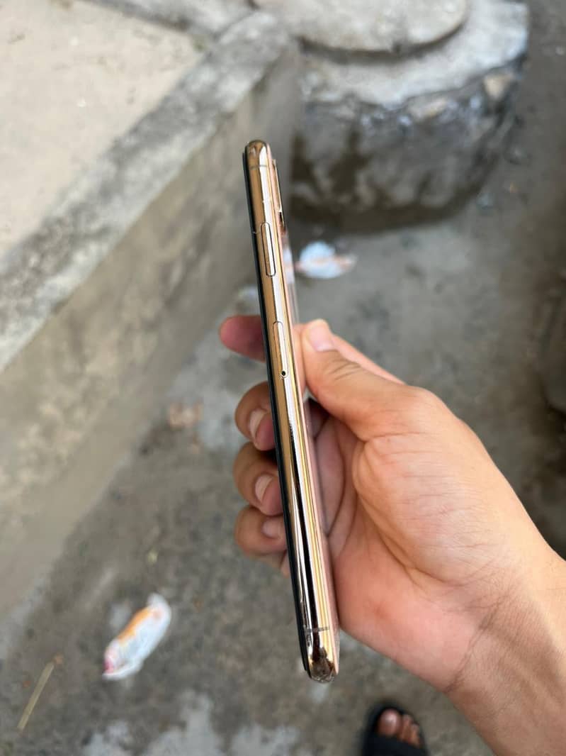 iphone xs max 1