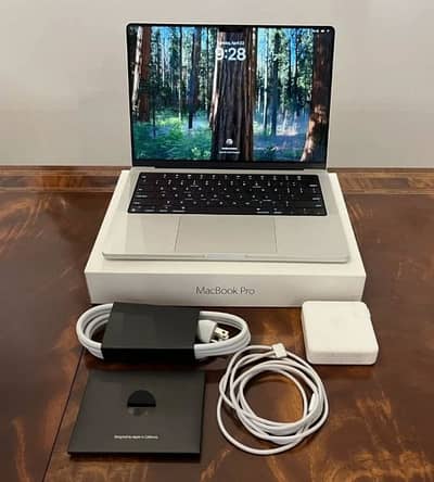 Apple MacBook Pro M2 Max 1TB With Full Box