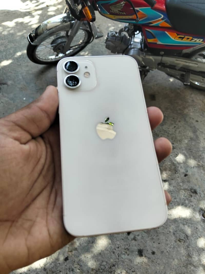iPhone 12 3