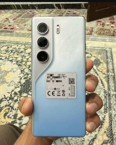 Tecno camon 40 pro little bit used
