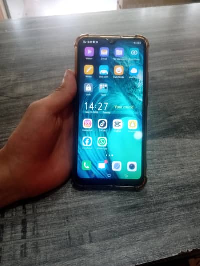 Vivo 8 256 GB fingerprint not working031550,,,,,33,,,816