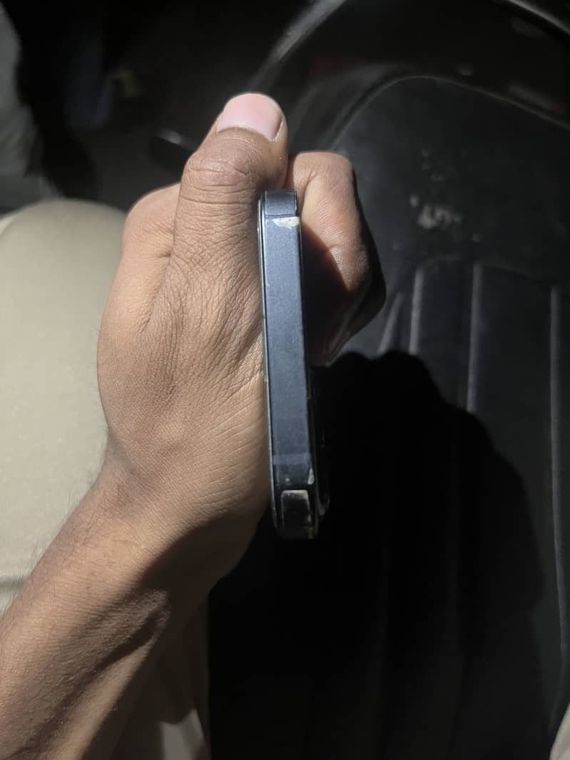 iPhone 13 0