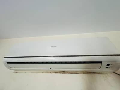 1.5 Ton AC Available in Excellent Condition