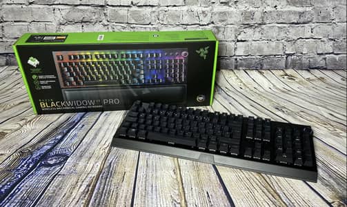 Razer black widow V3 pro gaming keyboard wired/wireless 100% original
