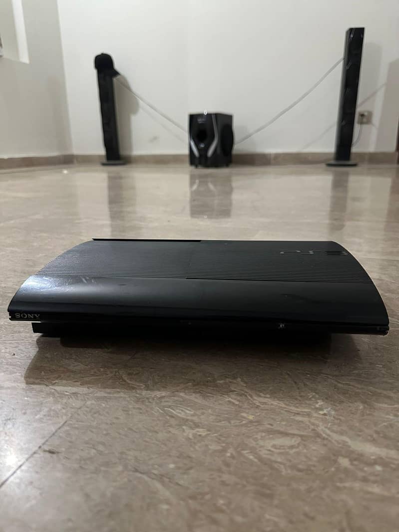 ps3 super slim 1