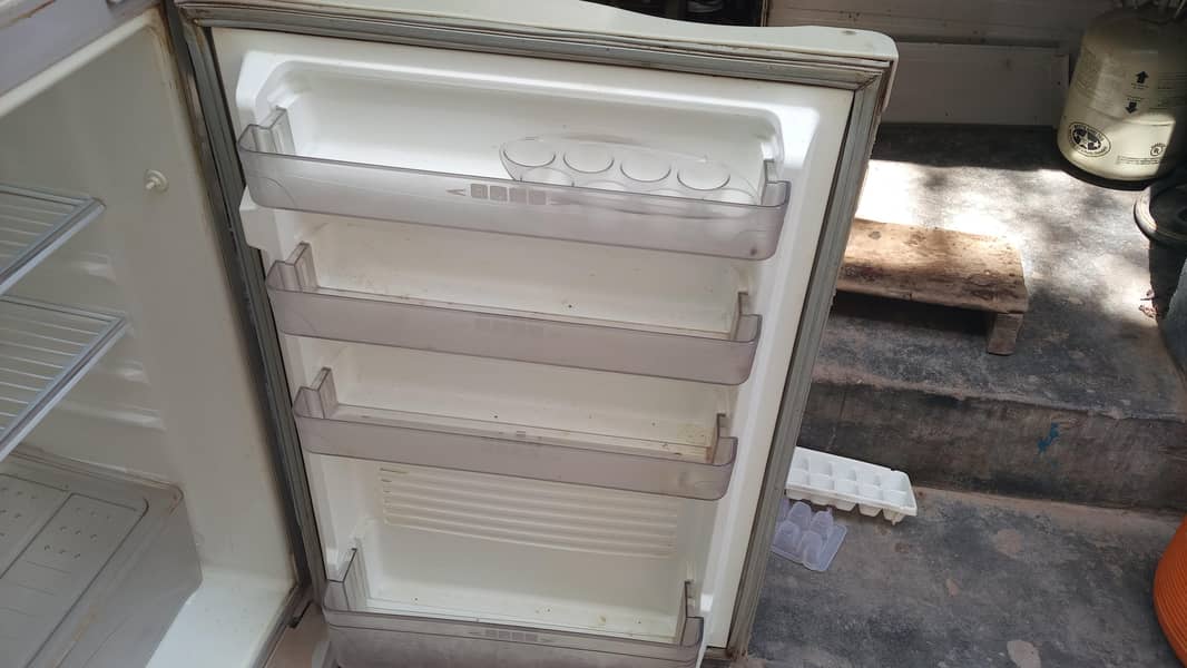 refrigerator 4