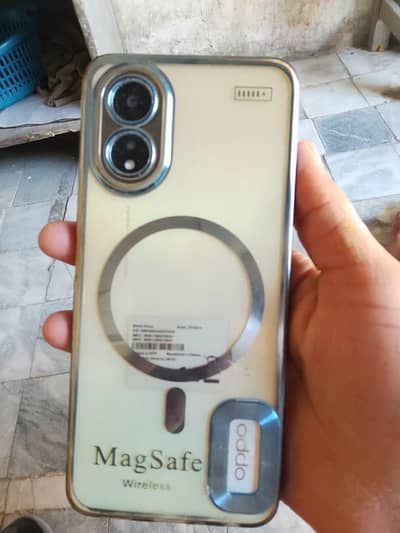 phone ok hain  Bs zyada ram wala lana hai os liya sell kr raha hun