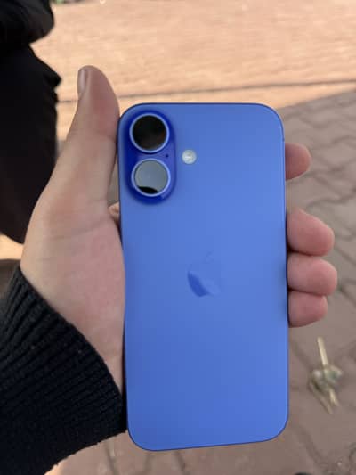 Apple iPhone 16