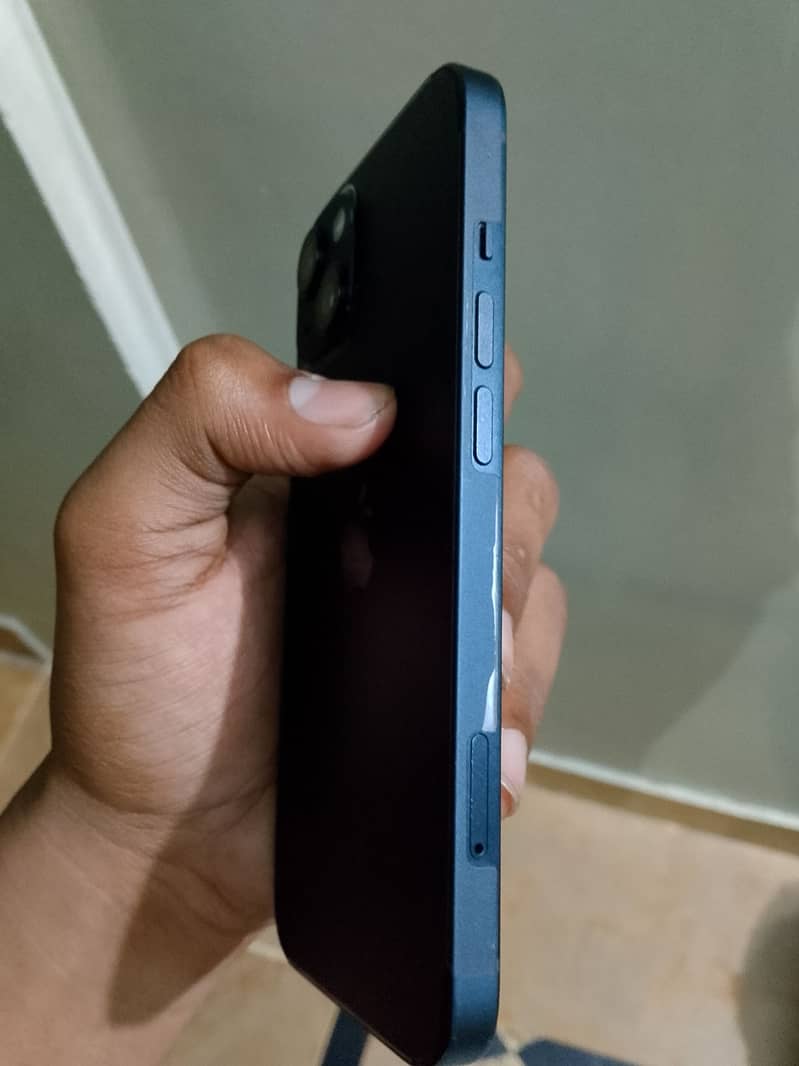 iPhone 13 3