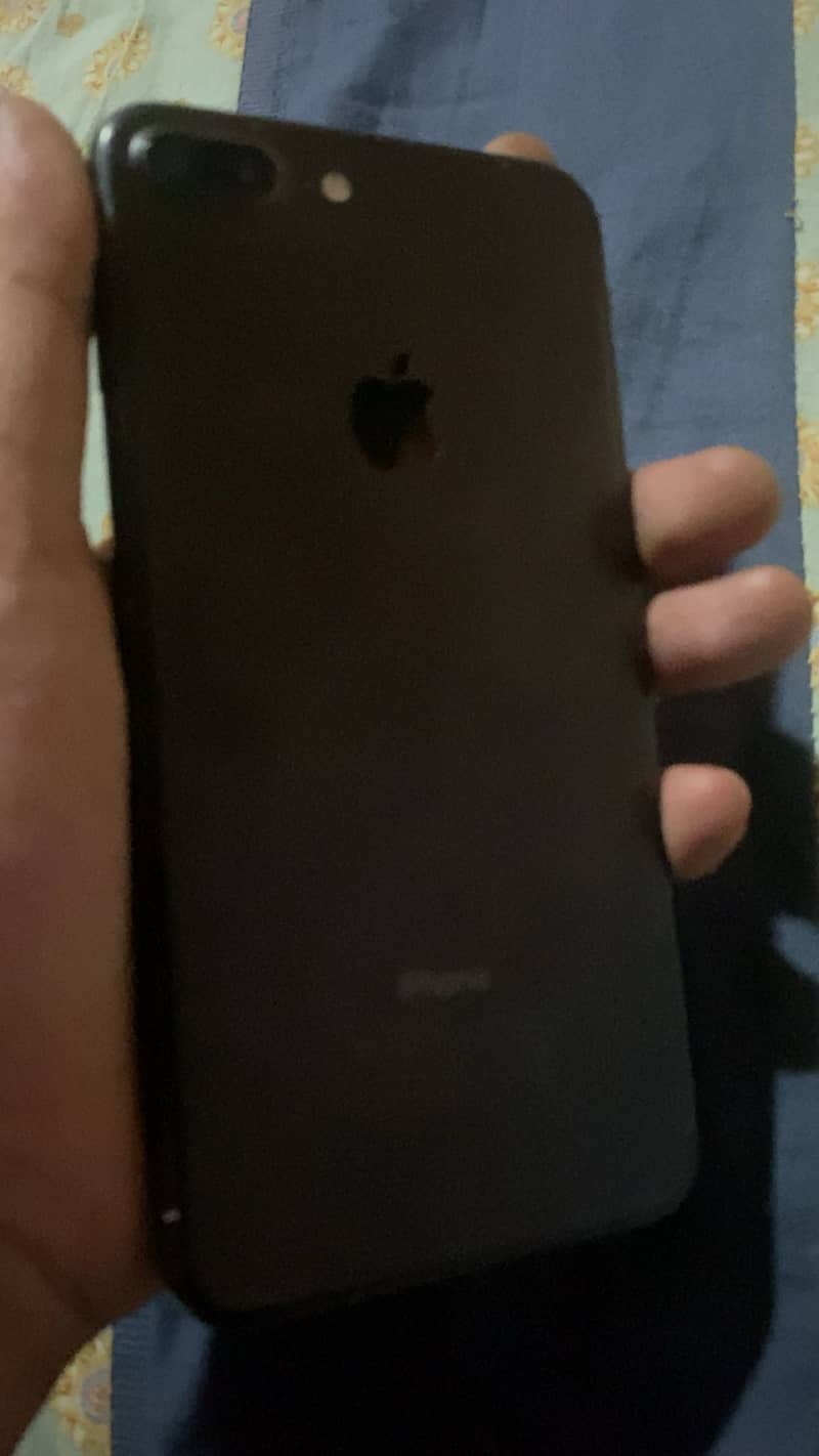 Apple iPhone 7 Plus 1