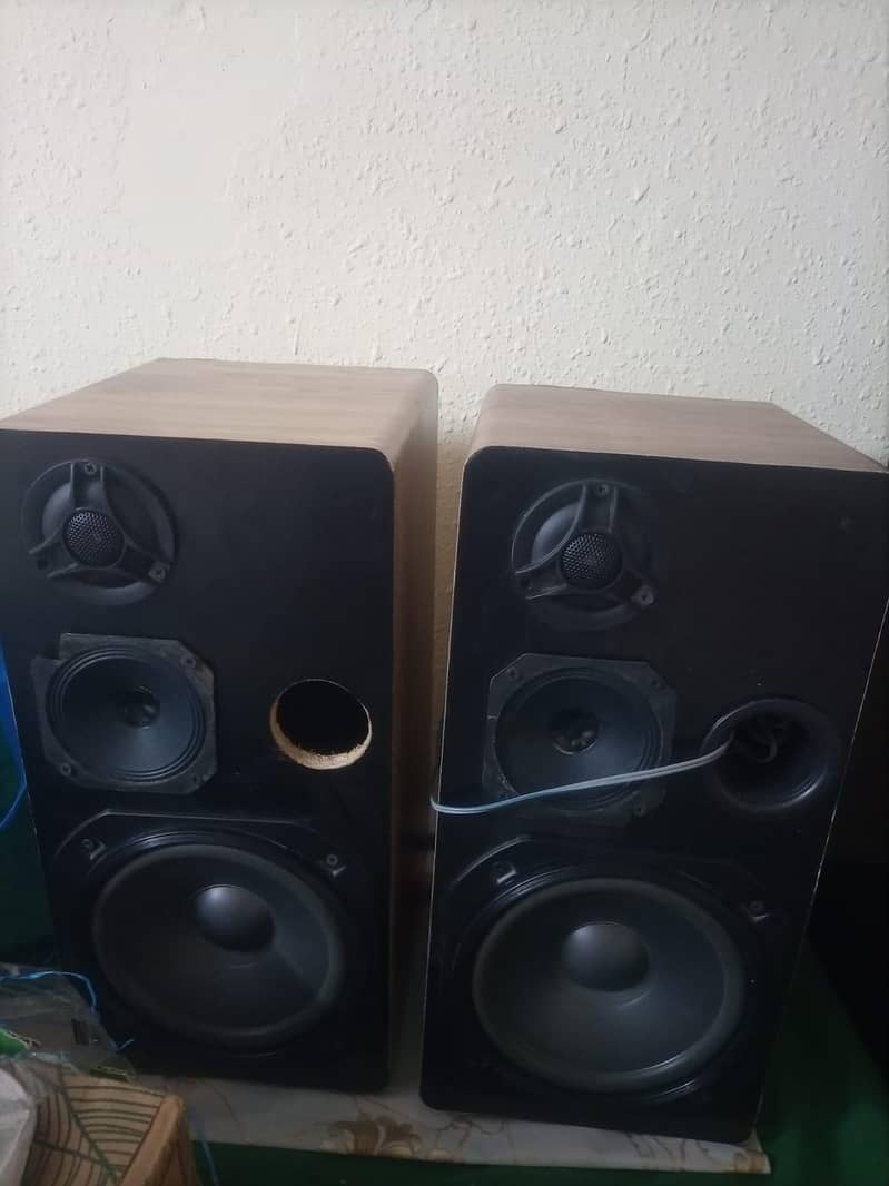 speakers 0