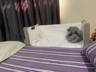 Snuzpod 3 in 1 bedside crib / baby cot/ baby bed