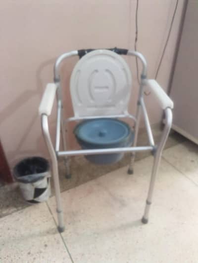 height adjustable aluminium camode chair designed for elderly people