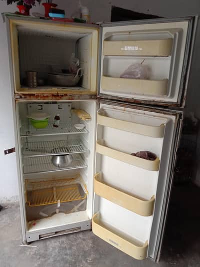 Full size fridge in working condition