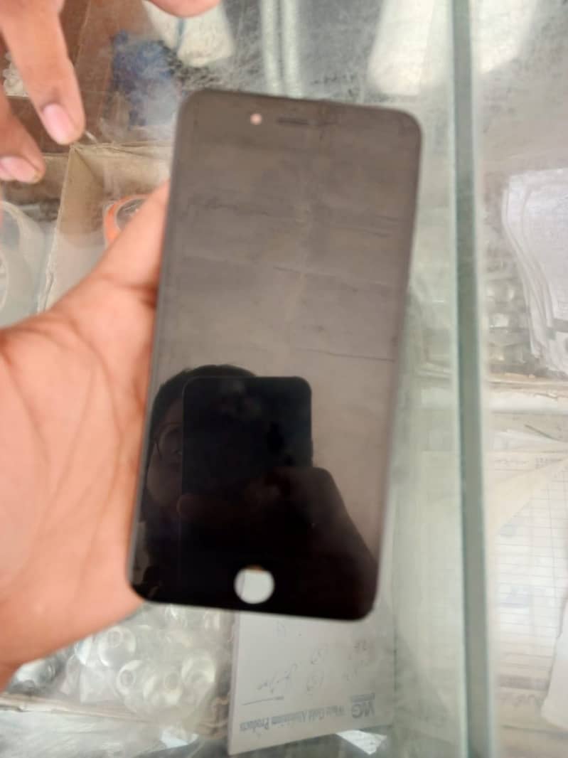 8 plus’s panel 2