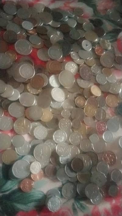Large World Coin Collection – 300 Pieces from Diverse Countries
