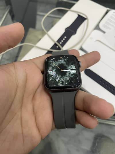Apple Watch Series 4 44mm with box