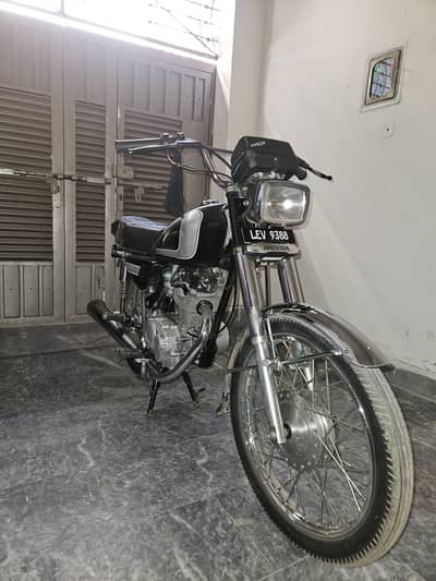 honda 125 12 model 10/9 condition  with clear documents