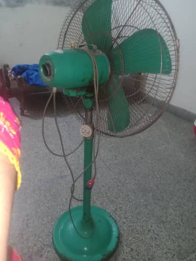 Four4 Star Pedestal Fan 18 Inch - Good Condition`no issue
