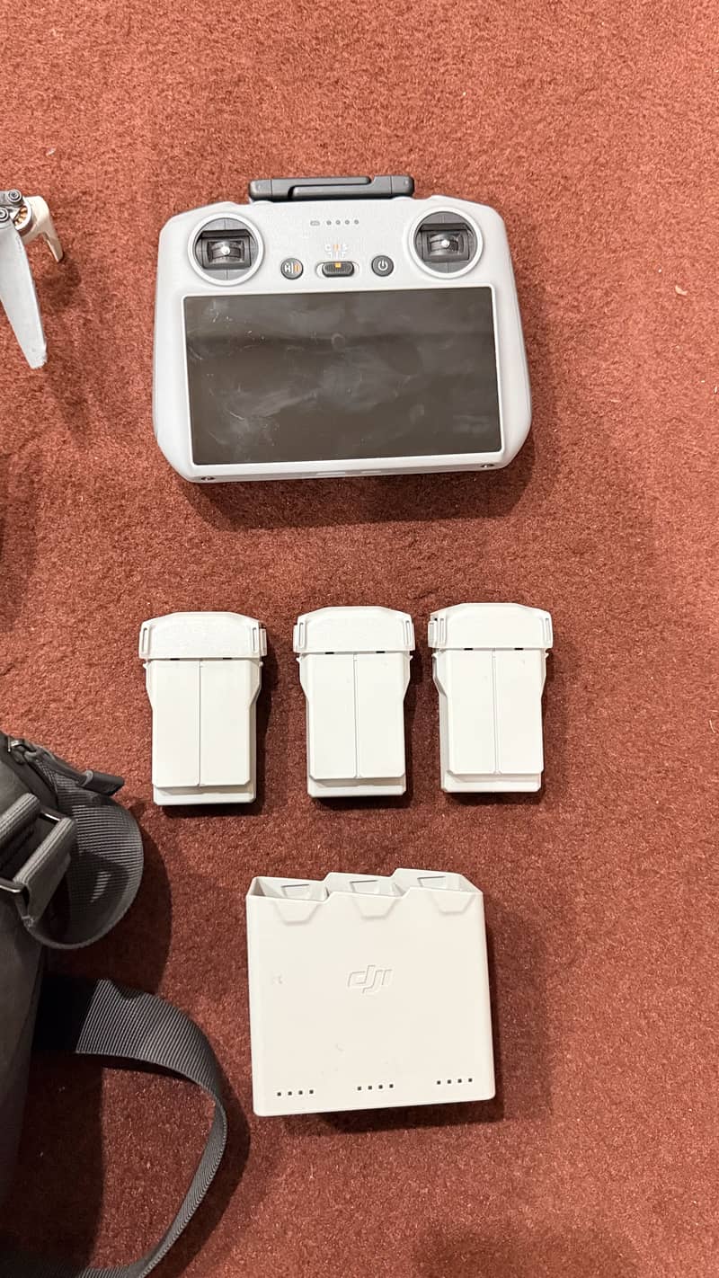 Dji Mini 4 Pro Fly More Combo with Smart Controller 2