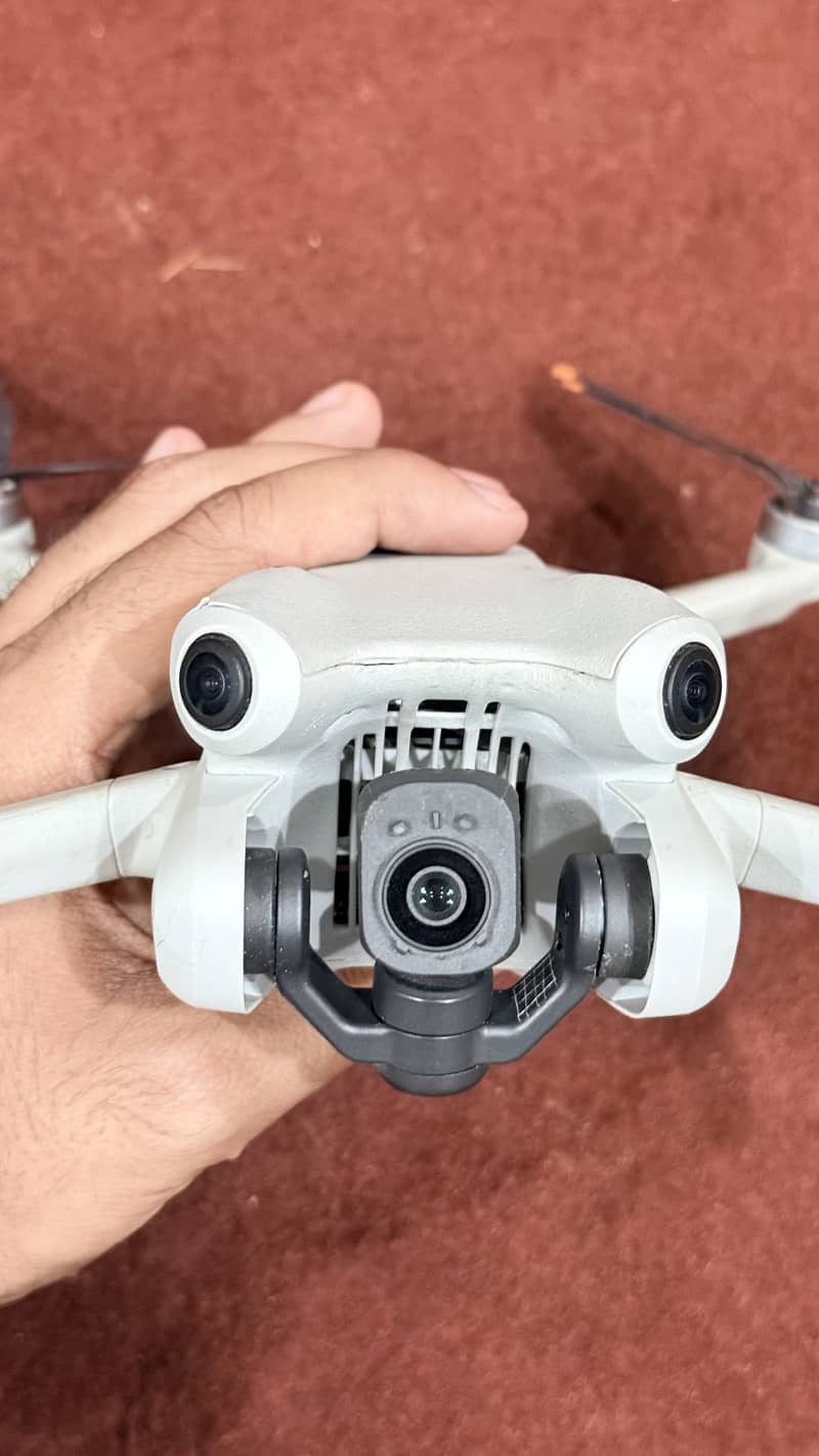 Dji Mini 4 Pro Fly More Combo with Smart Controller 3