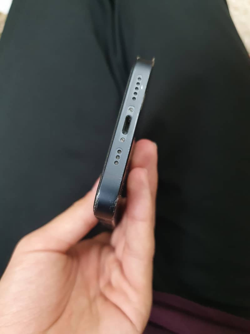 iPhone 14 4