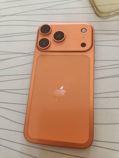 I phone XR Conword and 17 pro max Orige colour