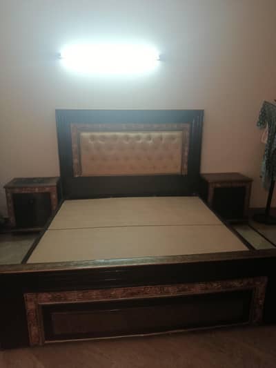 Bed set with dressing and side table NO MATTRESS 10/10 condition