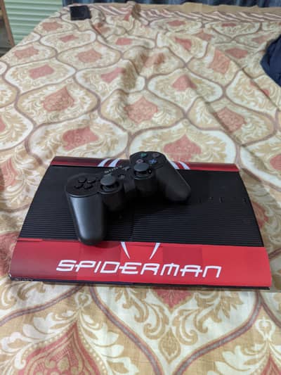 ps3 super slim spiderman  with 2 controllers