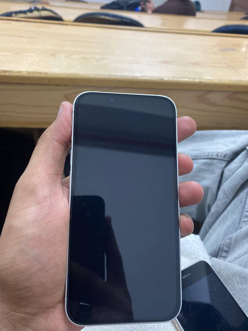 iPhone is 16e jv 4