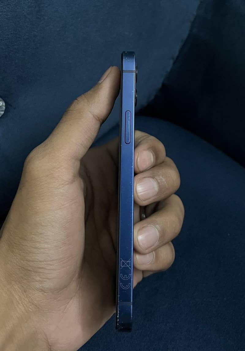IPhone 12 3