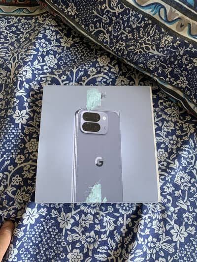 Sealed box Google pixel 10 pro fold 256gb moonstone