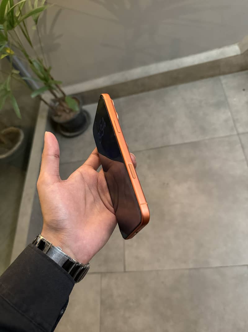 iPhone 17 Pro Max 4