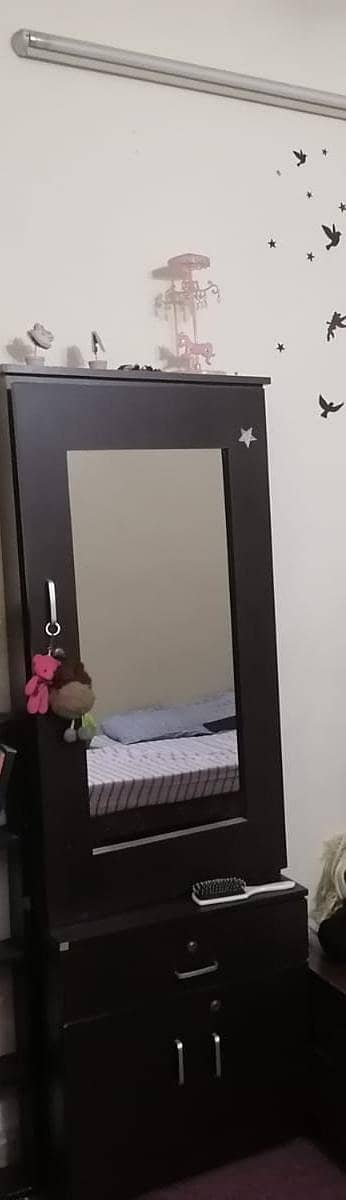 Wooden dressing table for sale