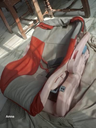 Baby bouncer carry cot