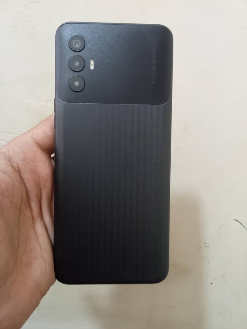 Techno spark 8pro 0
