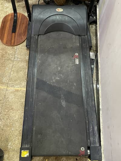 Treadmill (machine is so noisy)