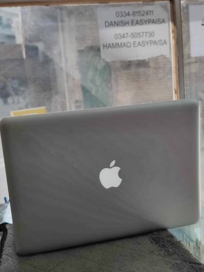 Apple laptops 3