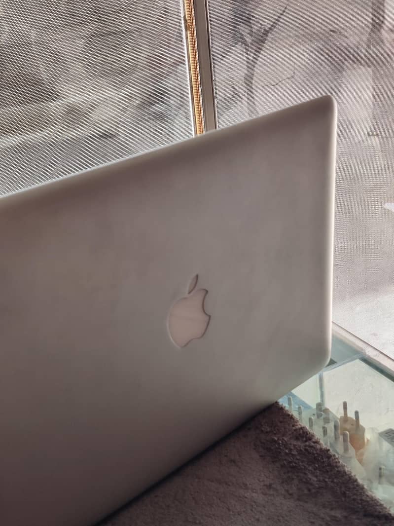 Apple laptops 6