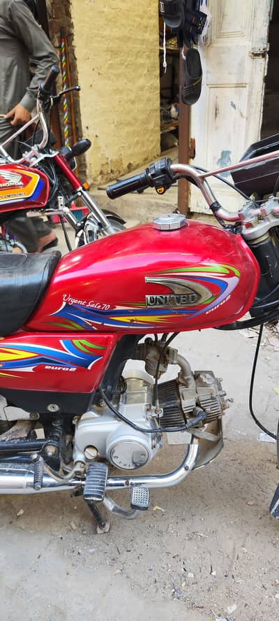 United 70 cc condition of selfie mein dekh sakte hain 03130690254