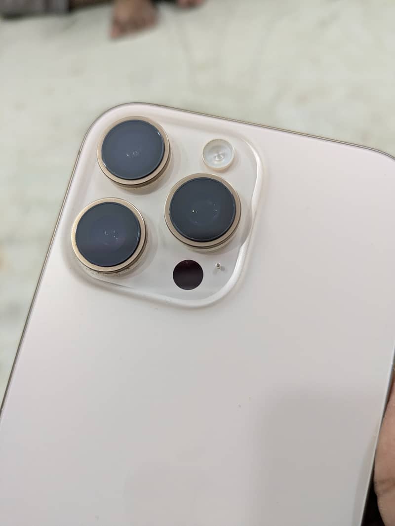 iPhone 16 pro max 0