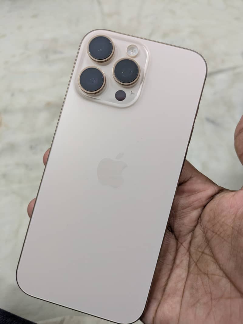 iPhone 16 pro max 1