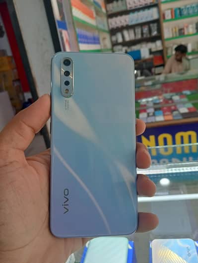 vivo s1 4gb 128gb display fingers